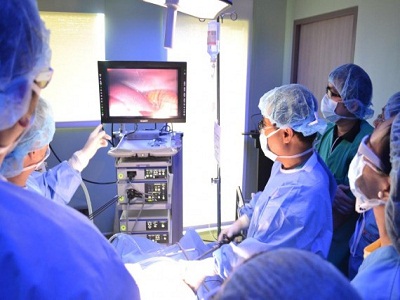 doctor supervision on Extracorporeal Shock Wave Lithotripsy (ESWL)